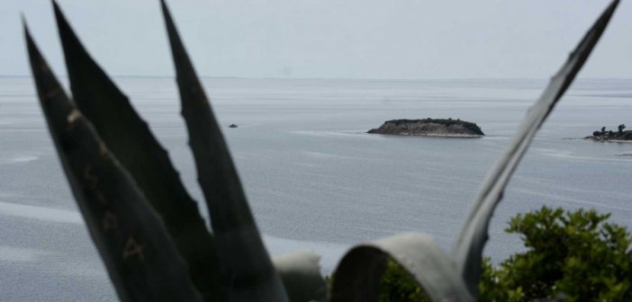 Καιρός σήμερα: Ήλιος και 30άρια με… ολίγον από καταιγίδες