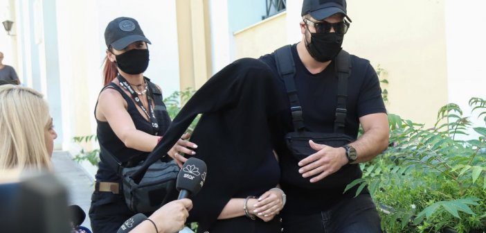 Επίθεση με βιτριόλι: «Ο εντολέας μου είναι το 2ο θύμα – Έχει αλλάξει σπίτι» λέει ο δικηγόρος του 40χρονου