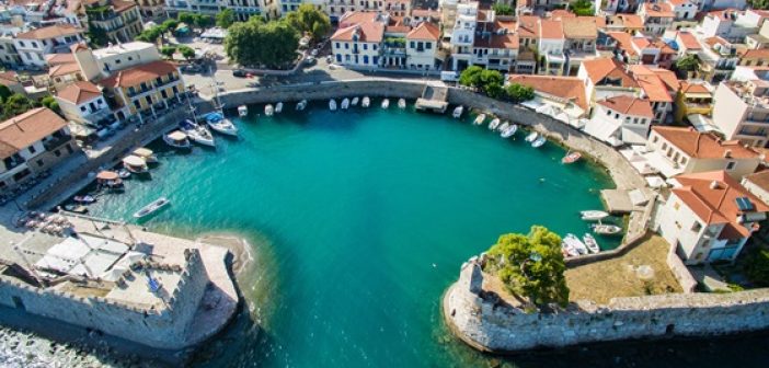 Σπάει ταμπού η Ναύπακτος: Το πρώτο σύμφωνο συμβίωσης ομόφυλου ζευγαριού