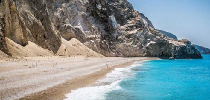 Καβάλα: Πρόσφυγας και ναυαγοσώστης έσωσαν δύο άτομα που κινδύνεψαν να πνιγούν! Στη ΜΕΘ μετά τη διάσωσή τους