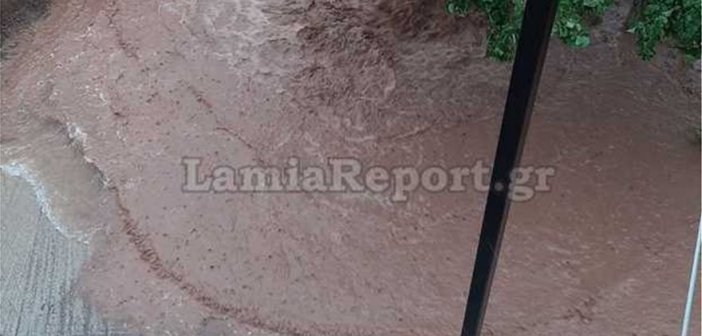 Κακοκαιρία Ιανός – Συναγερμός στη Φθιώτιδα για εγκλωβισμένους ανθρώπους σε σπίτια και αυτοκίνητα