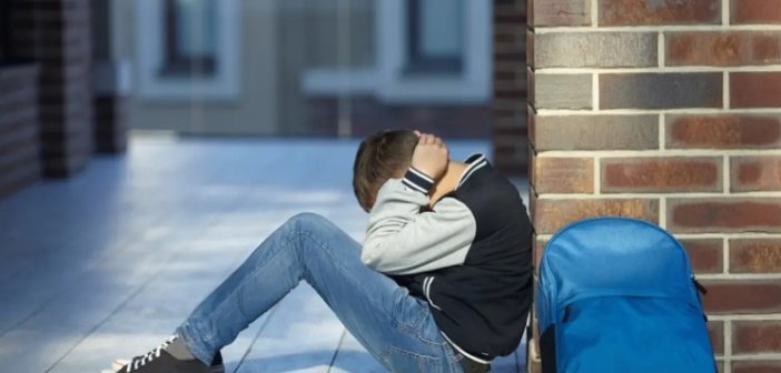 Πανελλήνια Ημέρα κατά της σχολικής βίας – «3.500 ψυχολόγοι δίπλα στα παιδιά», λέει η Ζέτα Μακρή