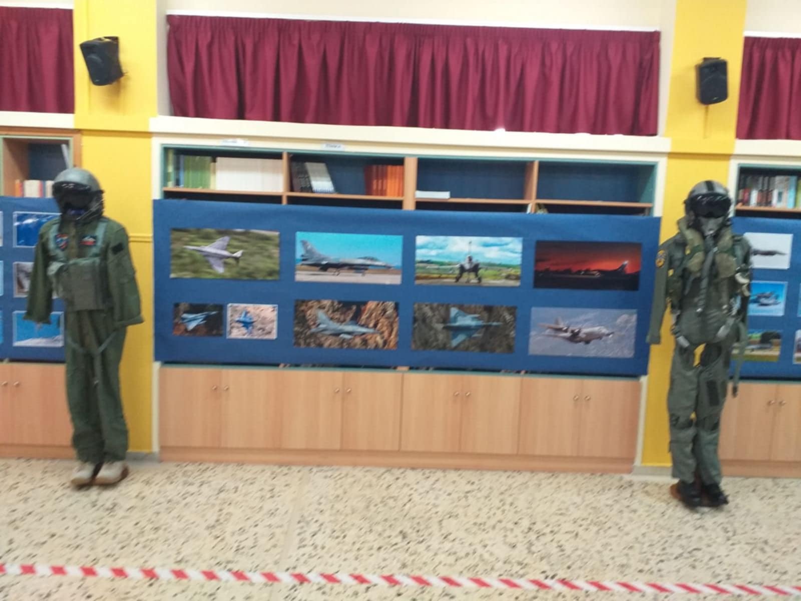 Αγρίνιο: Ξεκίνησε η έκθεση για την Πολεμική Αεροπορία στο 1ο Δημοτικό Σχολείο Αγίου Κωνσταντίνου