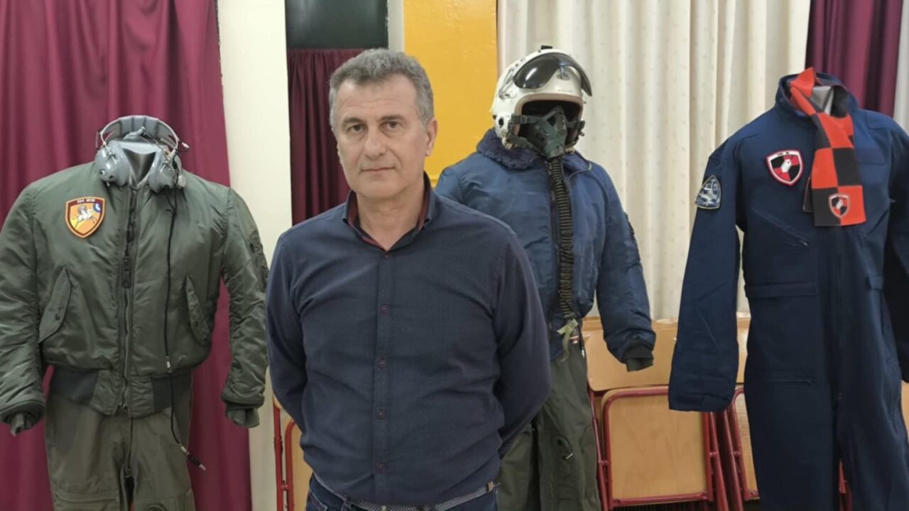 Αγρίνιο: Ξεκίνησε η έκθεση για την Πολεμική Αεροπορία στο 1ο Δημοτικό Σχολείο Αγίου Κωνσταντίνου