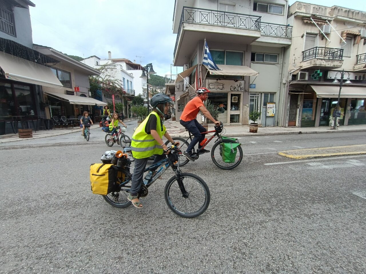 Στάση στην Αμφιλοχία για ποδηλάτες από την Γαλλία 