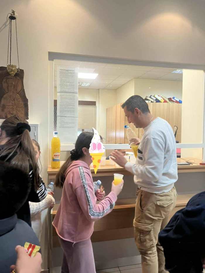 Διδακτική επίσκεψη μαθητών του Δημοτικού Σχολείου Θέρμου στο Αστυνομικό Τμήμα