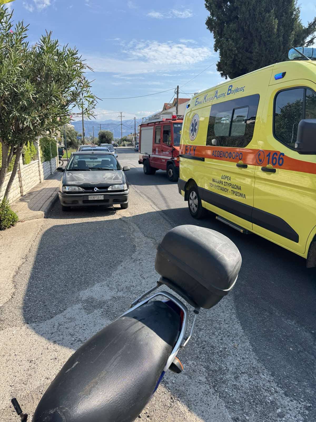 Σοκ σε κηδεία στον Άγιο Νικόλαο Λυγιά Ναυπάκτου - Τρεις τραυματίες από πτώση δέντρου