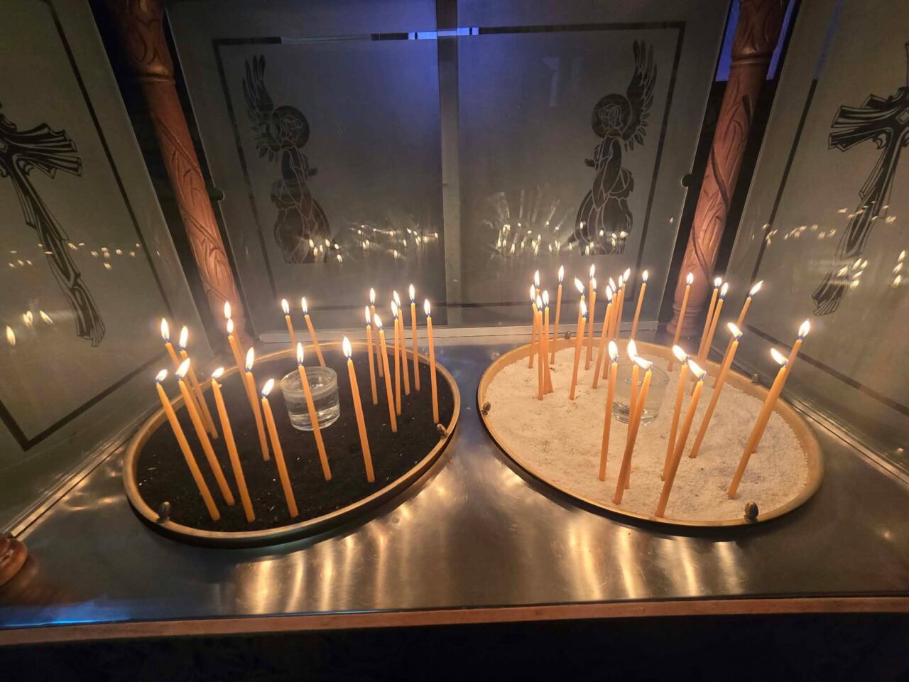 Τίμησαν τον Άγιο Δημήτριο στα Καλύβια Θέρμου – Με λαμπρότητα ο Πανηγυρικός Εσπερινός στον Κοιμητηριακό Ναό