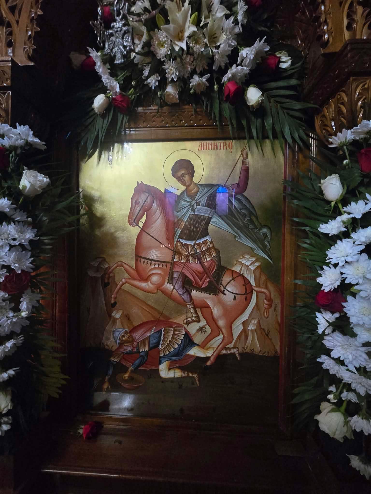 Τίμησαν τον Άγιο Δημήτριο στα Καλύβια Θέρμου – Με λαμπρότητα ο Πανηγυρικός Εσπερινός στον Κοιμητηριακό Ναό