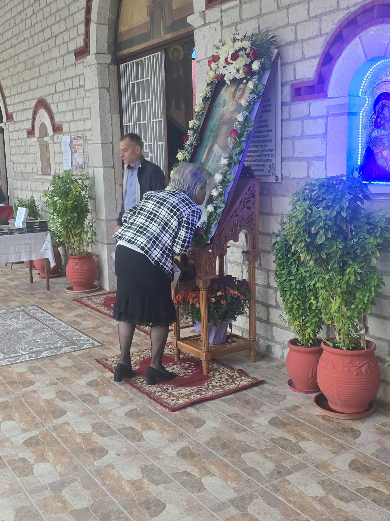 Τίμησαν τον Άγιο Δημήτριο στα Καλύβια Θέρμου – Με λαμπρότητα ο Πανηγυρικός Εσπερινός στον Κοιμητηριακό Ναό