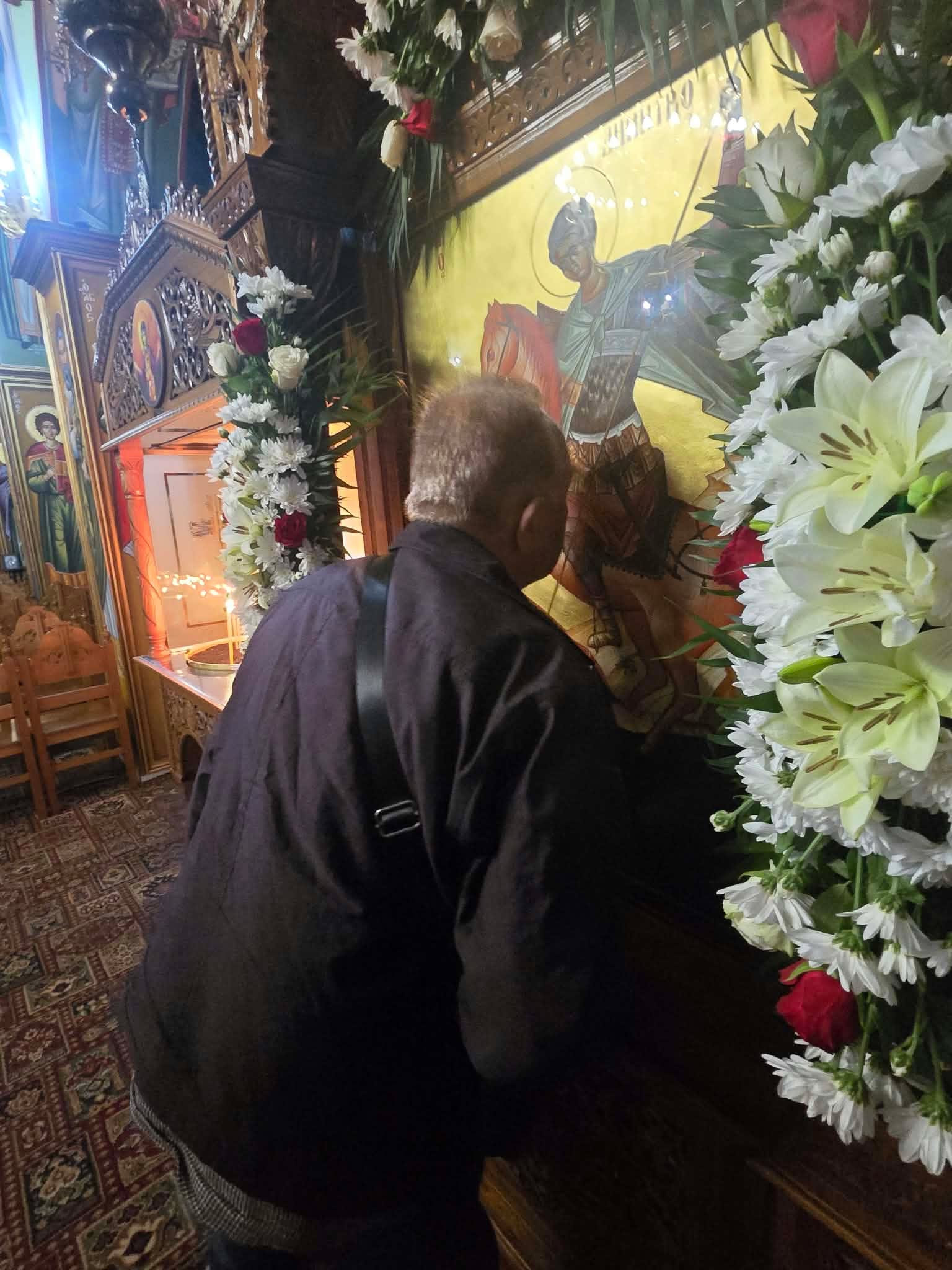 Τίμησαν τον Άγιο Δημήτριο στα Καλύβια Θέρμου – Με λαμπρότητα ο Πανηγυρικός Εσπερινός στον Κοιμητηριακό Ναό