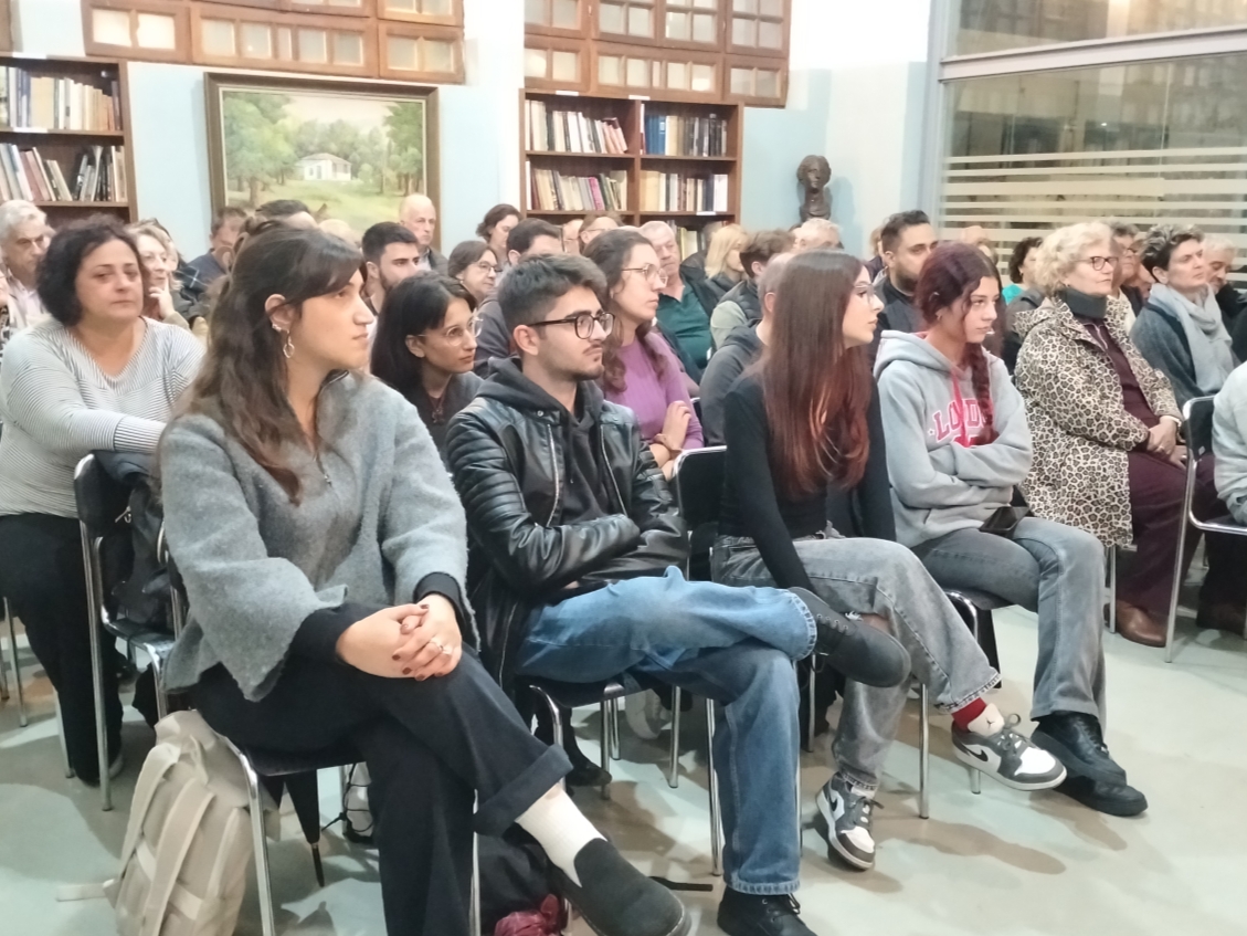 ΚΚΕ-ΚΝΕ - Με επιτυχία η εκδήλωση τι τίτλο: "Οι ήρωες γεννιούνται μέσα από τον λαό - Με το ΚΚΕ στο δρόμο της ανατροπής" 