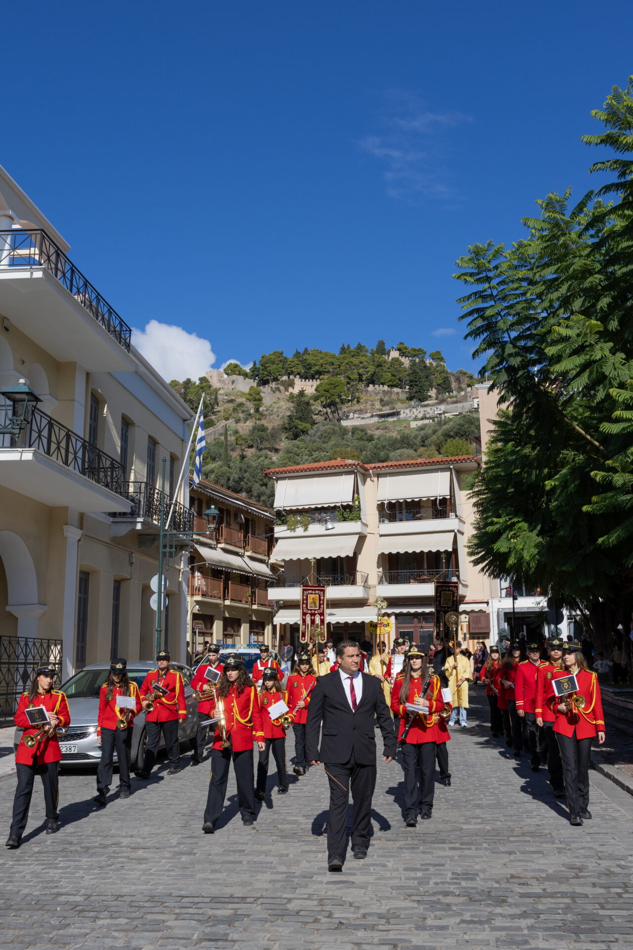Με λαμπρότητα τίμησε η Ναύπακτος τον Πολιούχο της Άγιο Δημήτριο