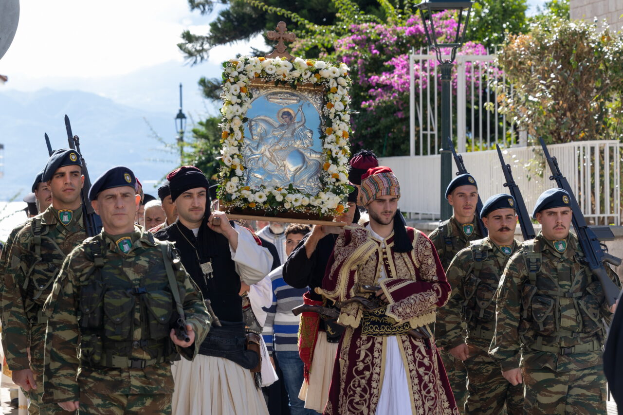 Με λαμπρότητα τίμησε η Ναύπακτος τον Πολιούχο της Άγιο Δημήτριο