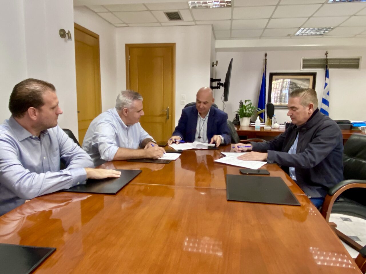 Υπεγράφη η σύμβαση για τη νέα λιμενική εγκατάσταση στη Βαρειά Ναυπάκτου